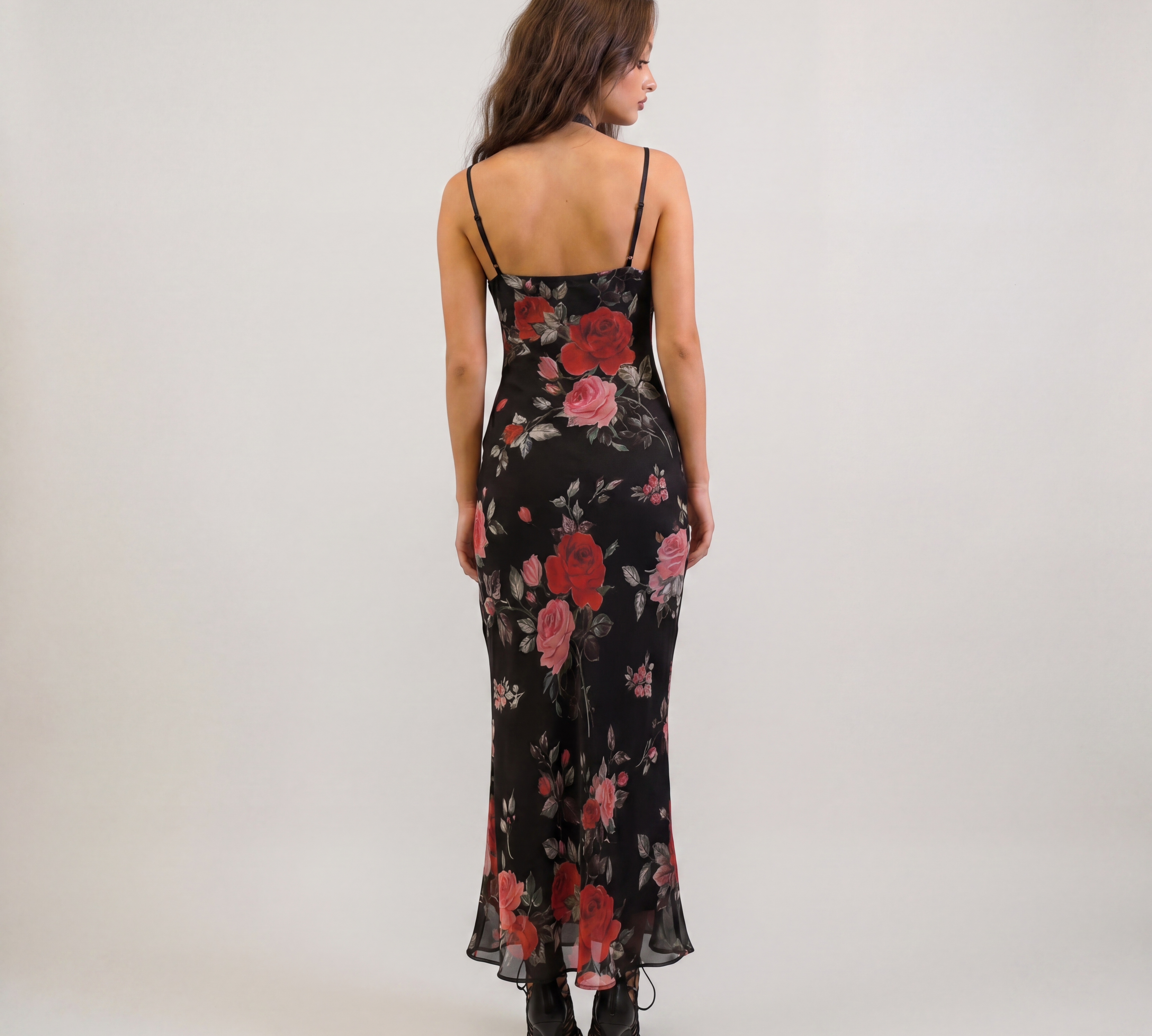 Šaty bodycon s květinovým vzorem a ramínky