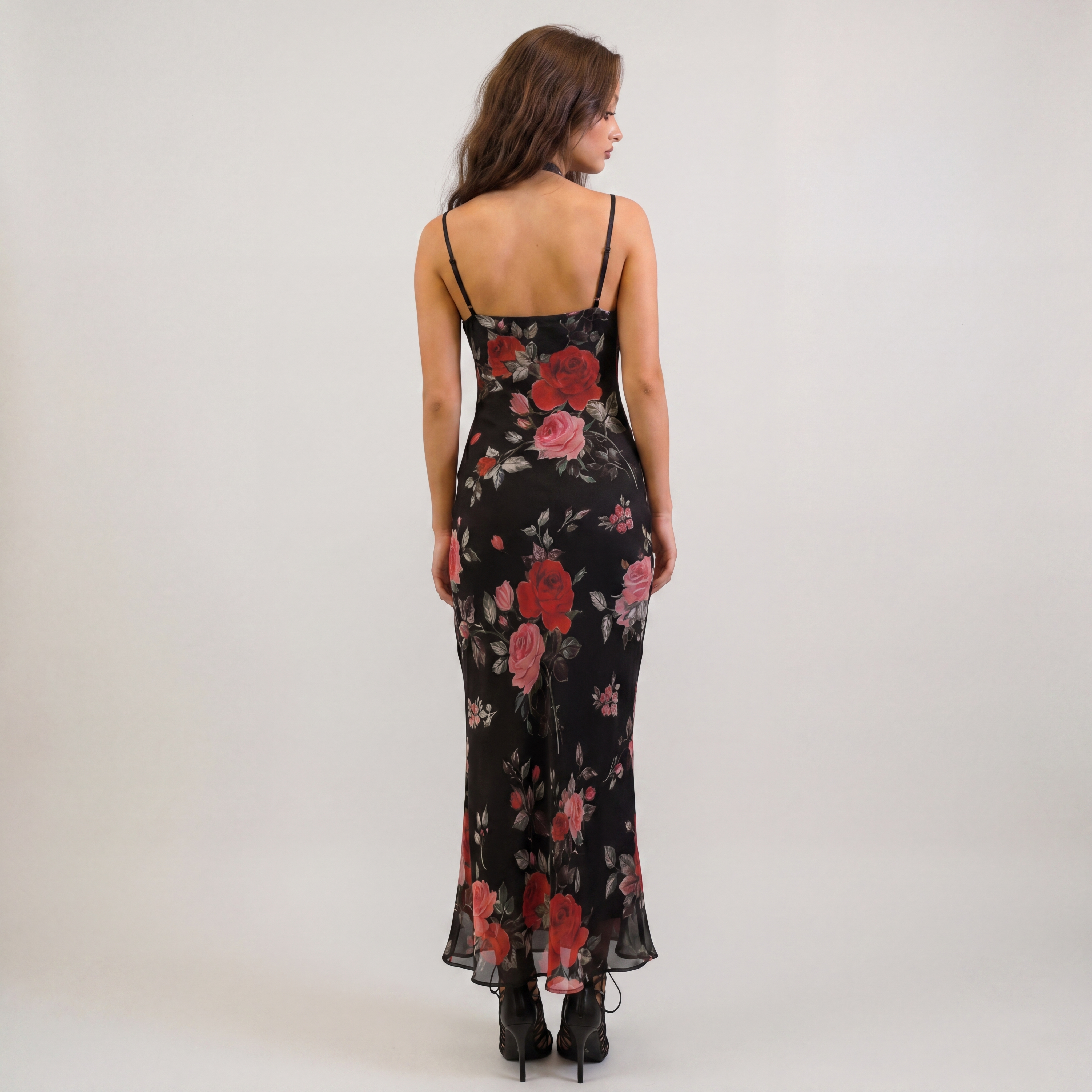 Šaty bodycon s květinovým vzorem a ramínky