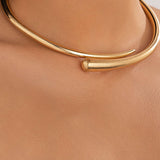 Otevřený kovový choker