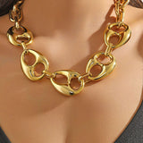 Elegantní kovový choker