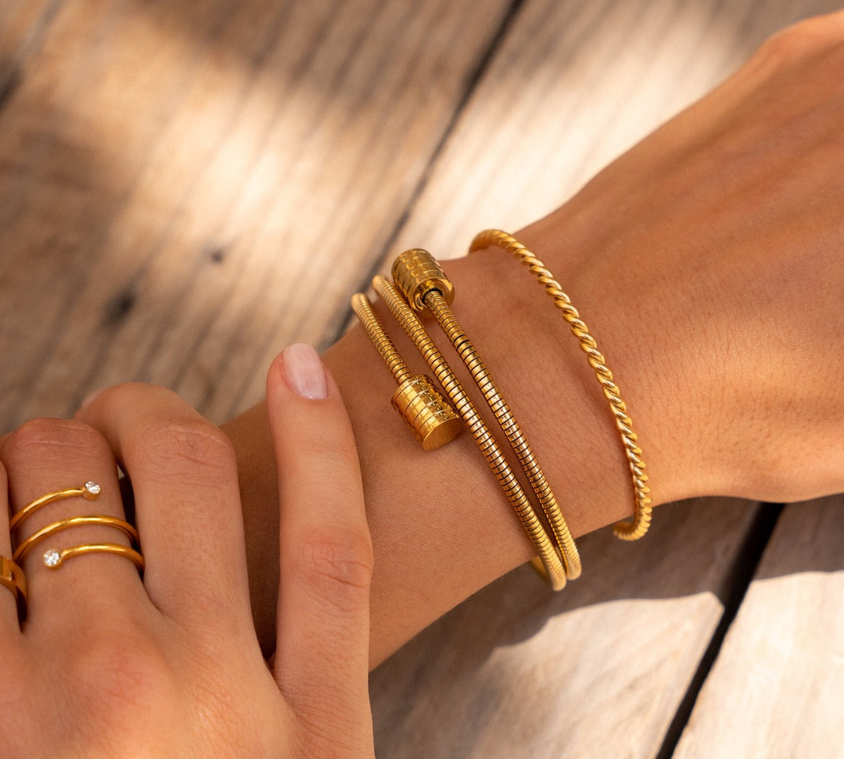 Eliška Elegantní Pulsera Twister Minimalistický Náramek