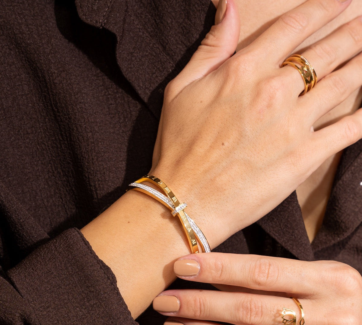 Eva Sofistikovaná Pulsera Minimalista Nerezová Stylová