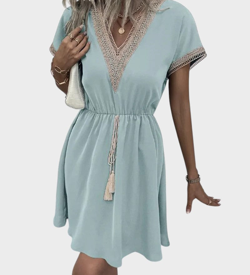 Bianka – Boho chic šaty s výstřihem do V a zúženým pasem