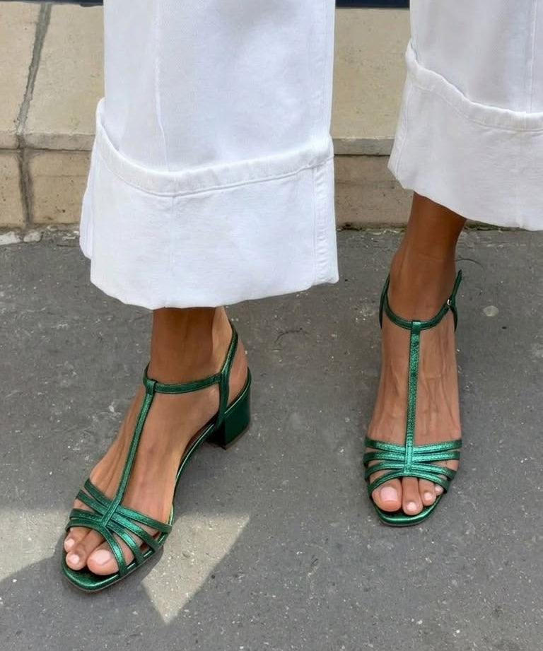 Allegra | Zlaté sandály – každodenní elegance