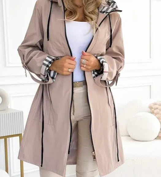 Orleta – Voděodolný plášť s kapucí. elegantní a lehký na zimu